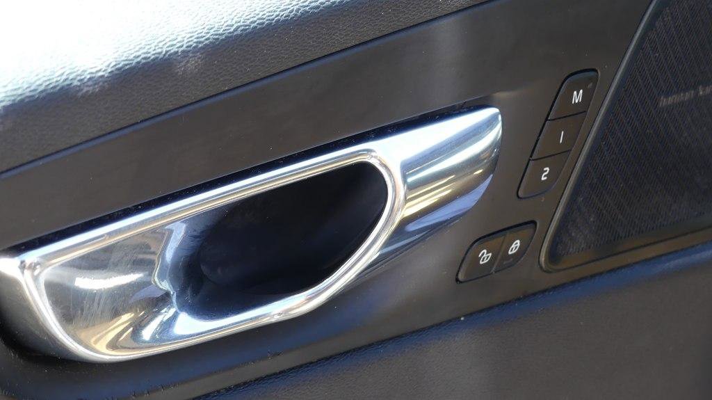 Used 2019 Volvo XC60 T8 Inscription w/ Protection Package Premier image 10