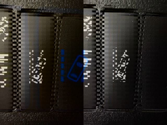 Used 2018 Toyota RAV4 SE w/ Power Extra Value Package image 13