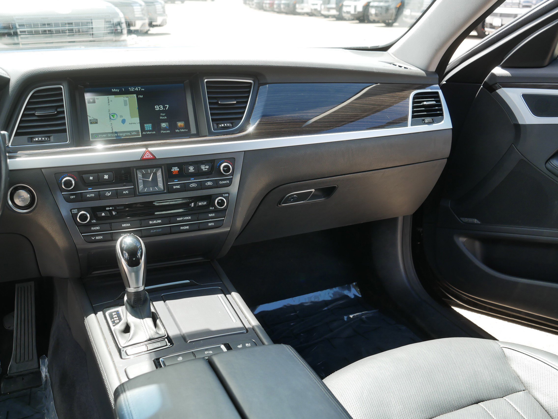Used 2015 Hyundai Genesis 3.8 w/ Option Group 03 AWD/4WD image 22