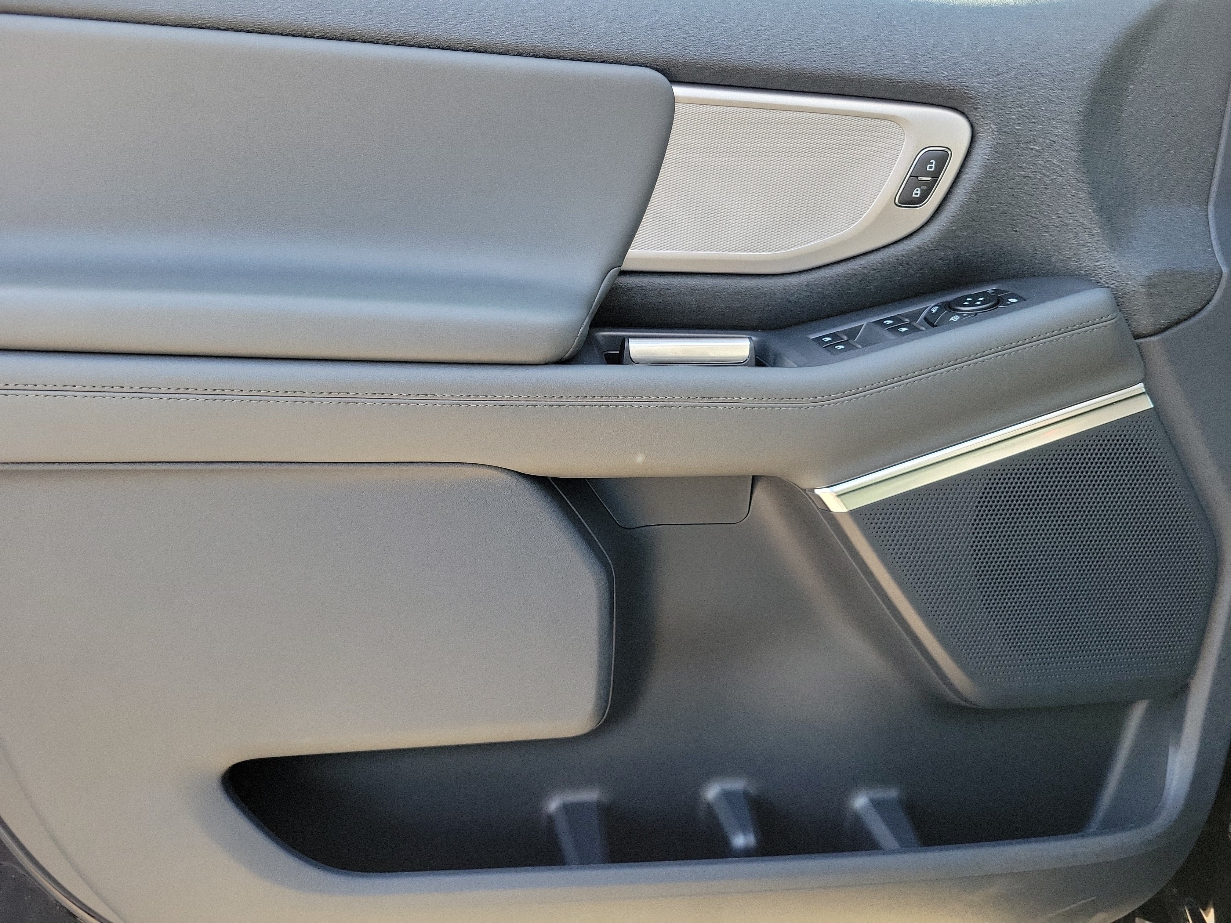 New 2027 Ford Expedition Max Active RWD image 13