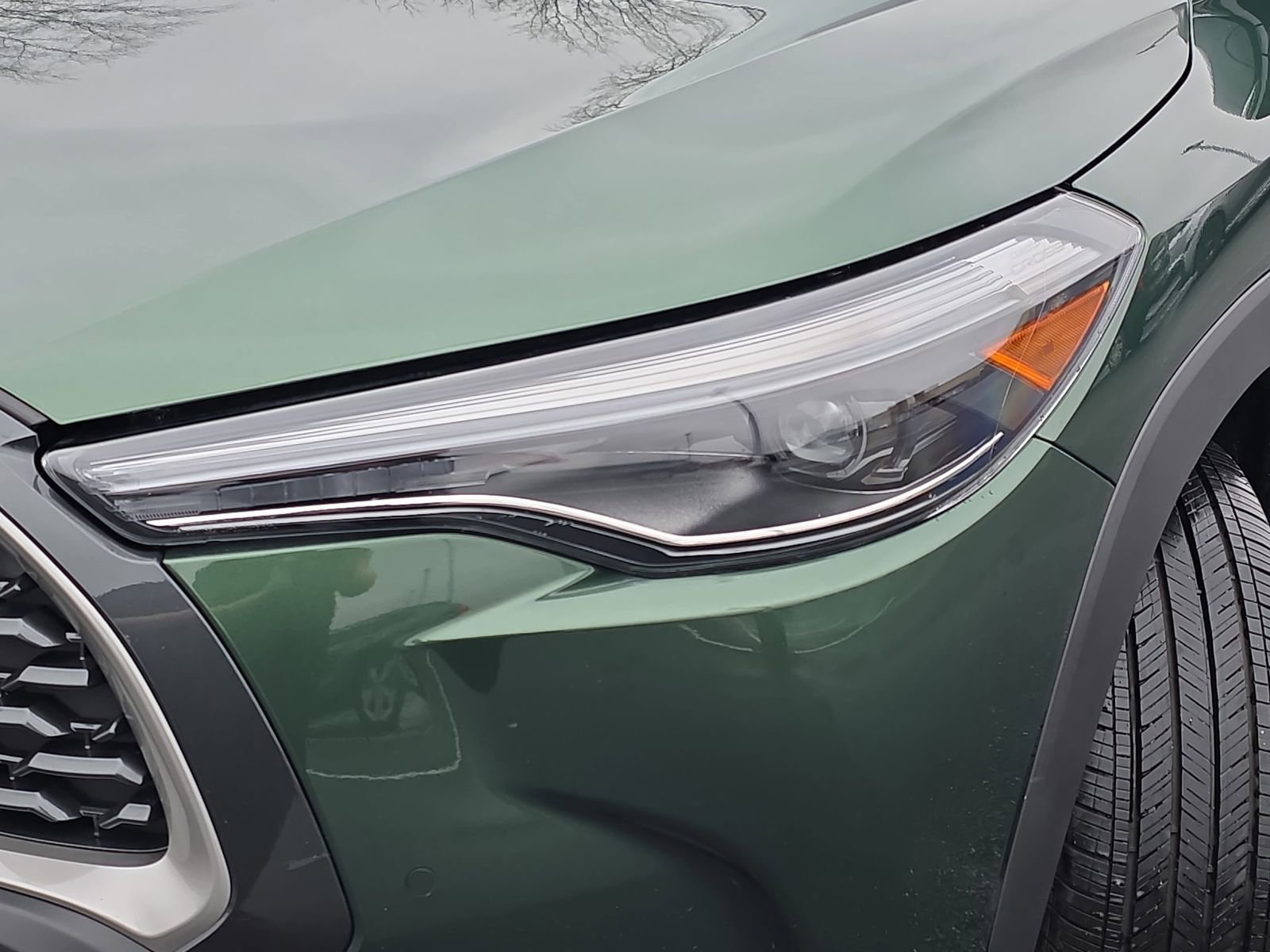 Used 2025 Toyota Corolla Cross XLE w/ Convenience Package image 31