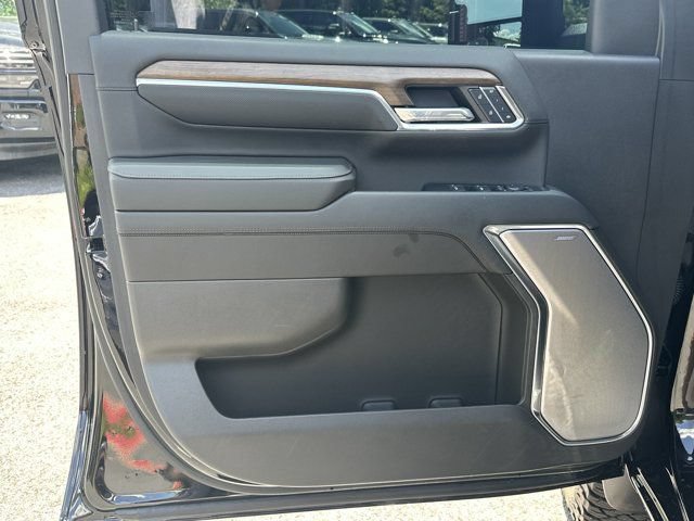Used 2024 Chevrolet Silverado 2500 High Country w/ High Country Premium Package AWD/4WD image 11