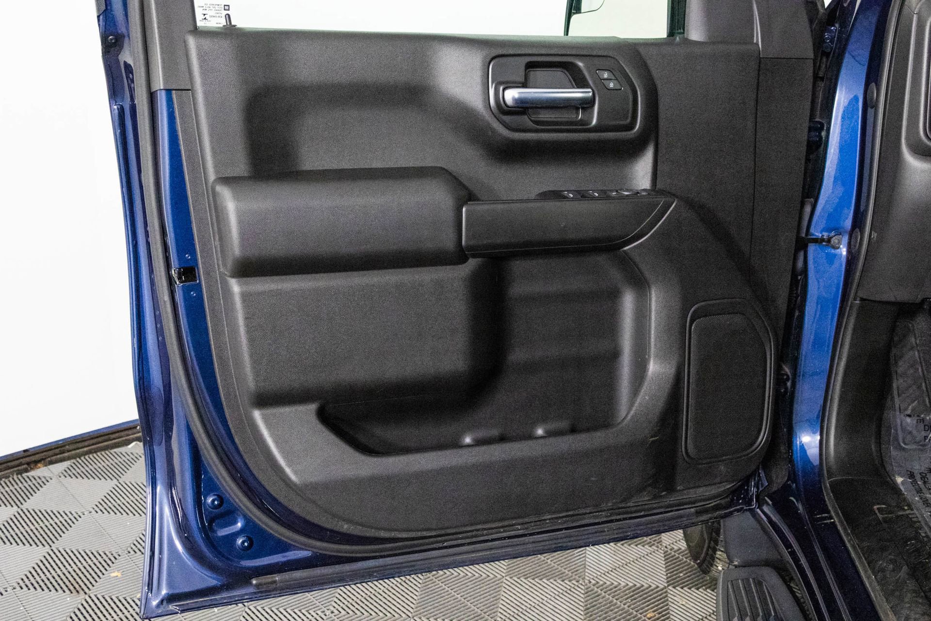 Used 2022 Chevrolet Silverado 1500 Custom image 33