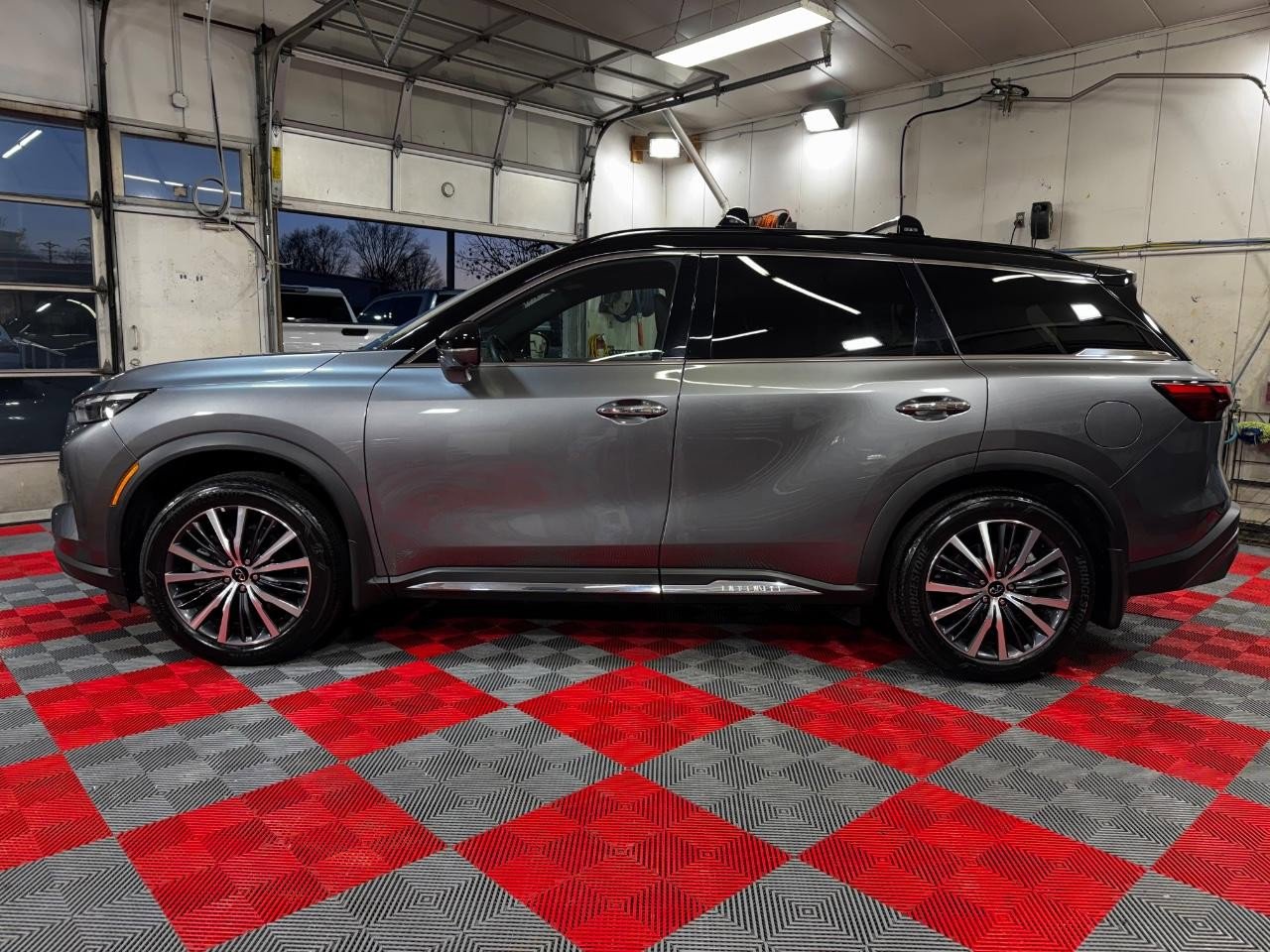 Used 2023 INFINITI QX60 Autograph w/ Cargo Package image 4