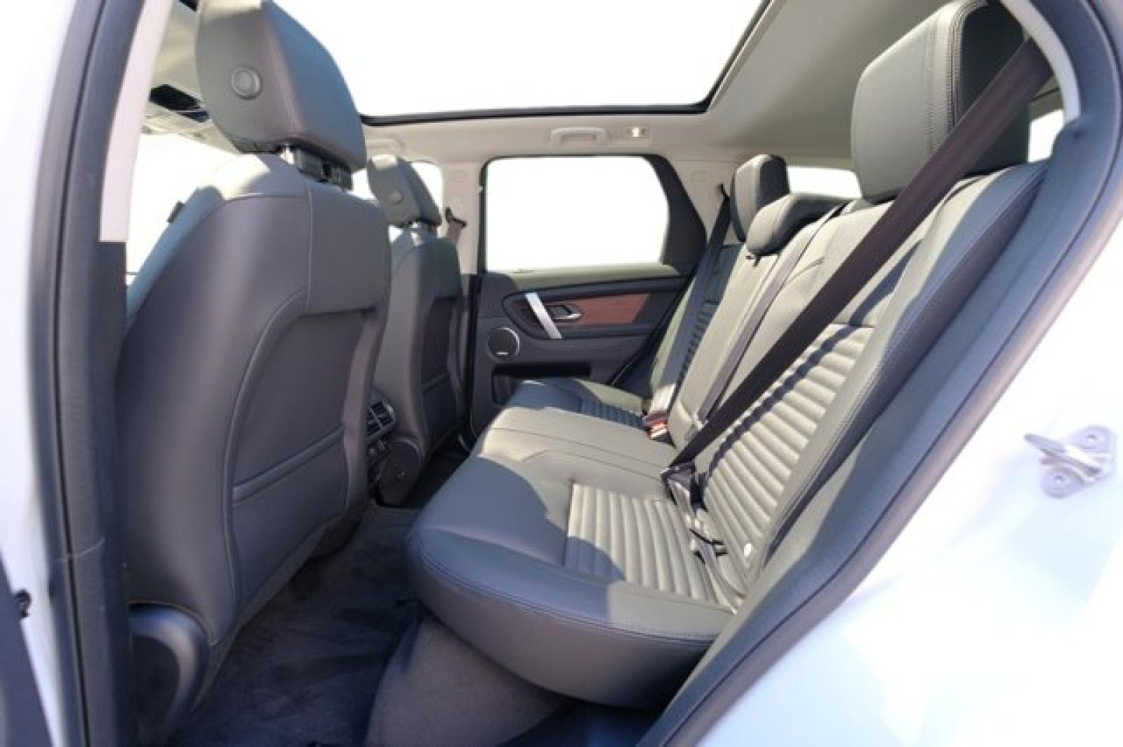 Certified 2024 Land Rover Discovery Sport S image 14