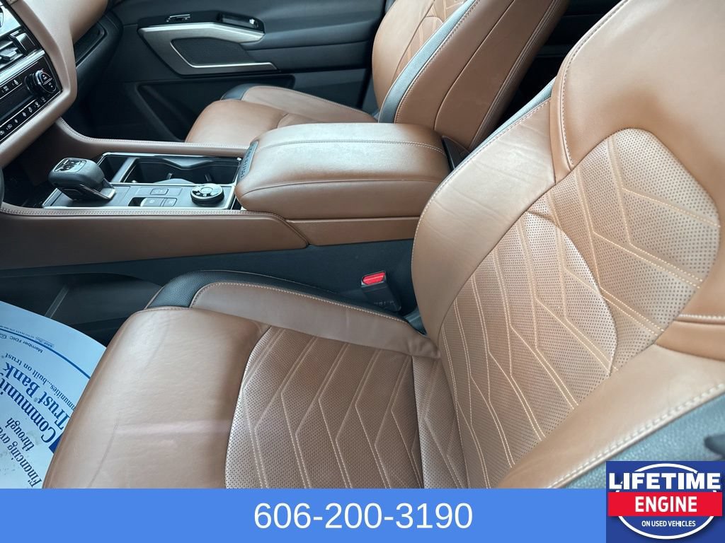 Used 2023 Nissan Pathfinder Platinum w/ Cargo Package AWD/4WD image 14