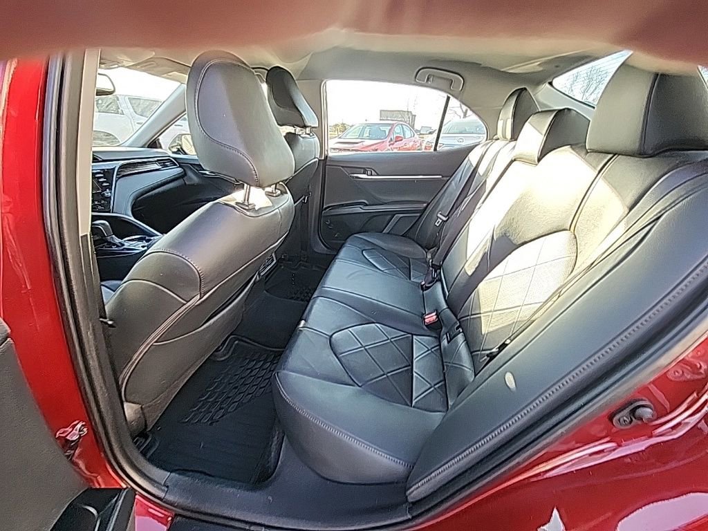 Used 2019 Toyota Camry XLE image 25