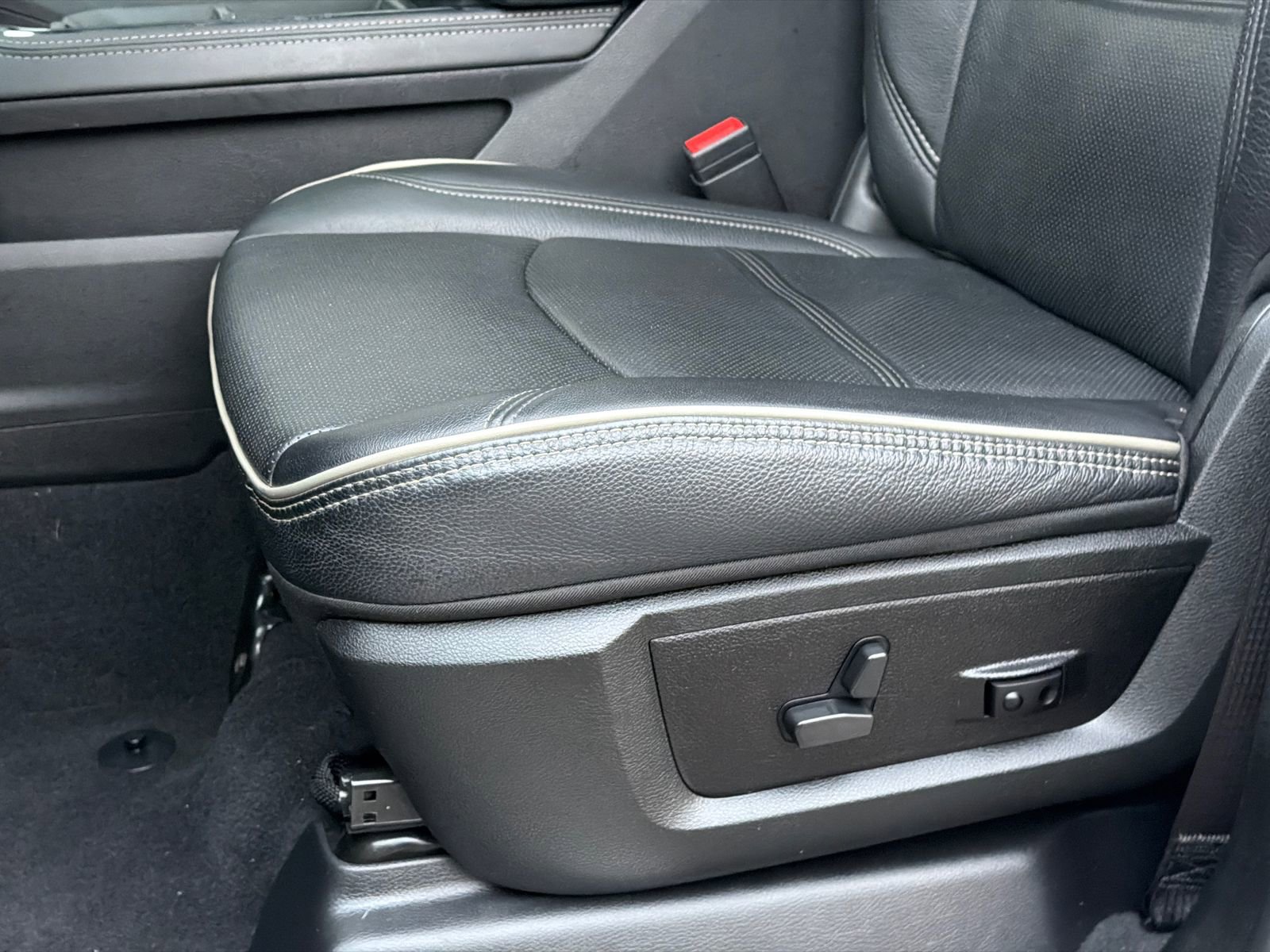 Used 2024 RAM 3500 Limited image 20