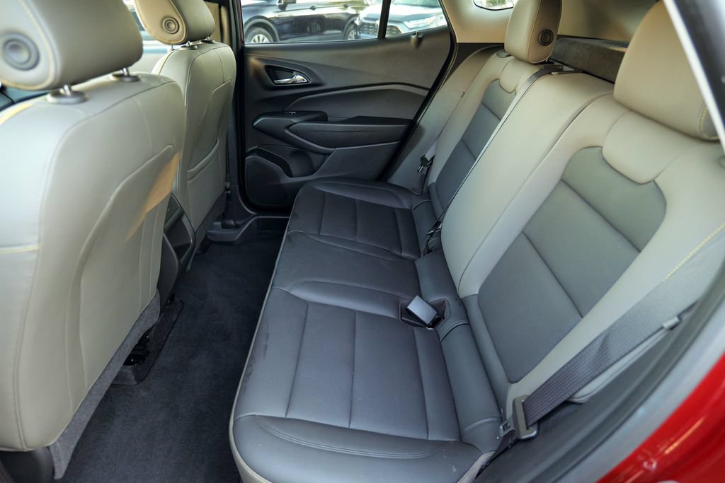 Used 2024 Chevrolet Trax ACTIV w/ Sunroof Package FWD image 25