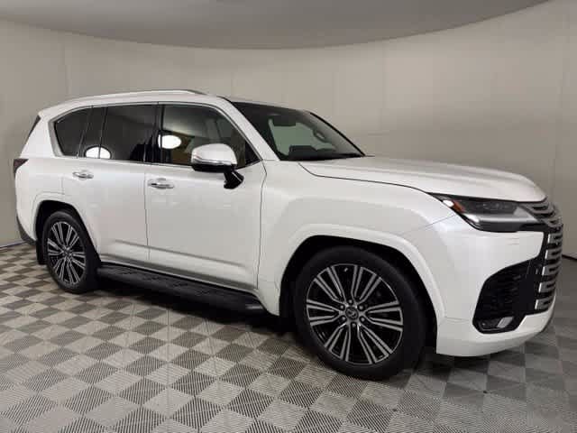 Used 2023 Lexus LX 600 4WD w/ Accessory Package (Z1) image 11