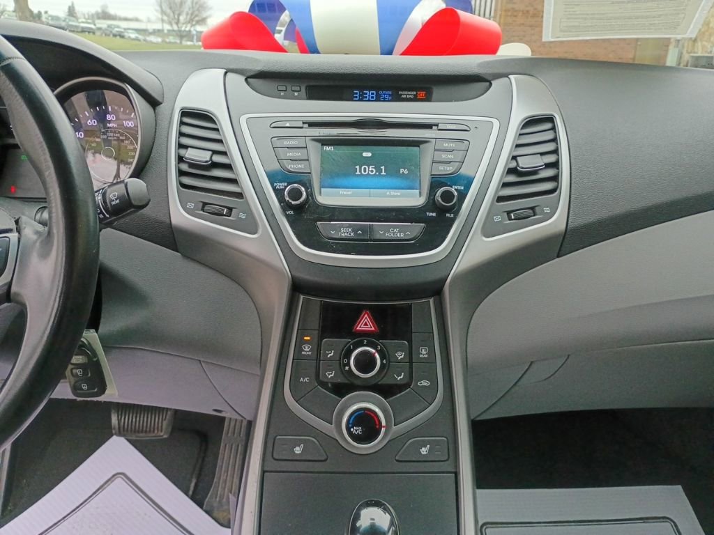 Used 2014 Hyundai Elantra Limited image 26