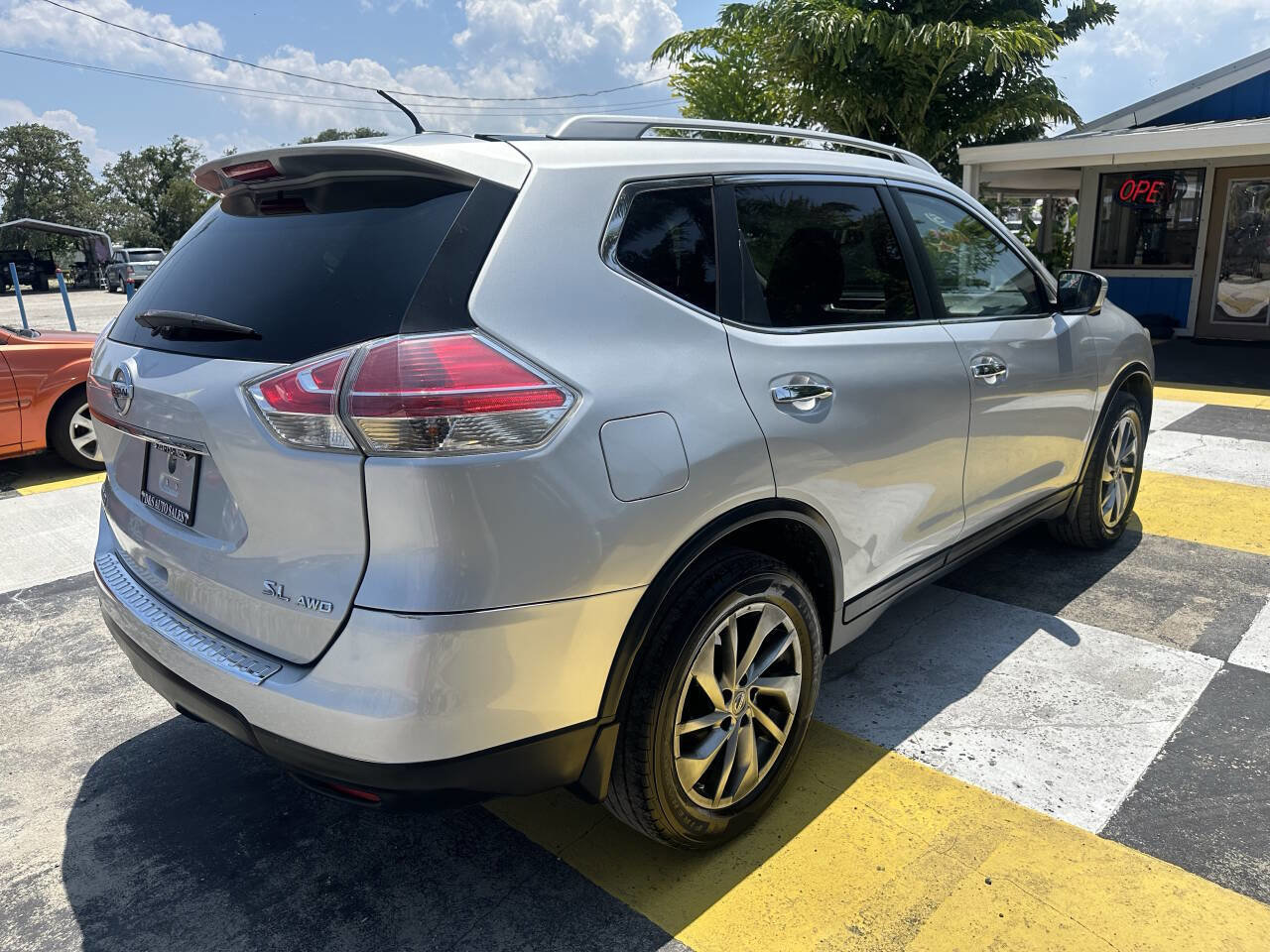 Used 2015 Nissan Rogue SL w/ SL Premium Package AWD/4WD image 5