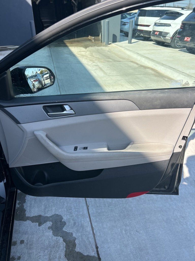 Used 2017 Hyundai Sonata SE image 14