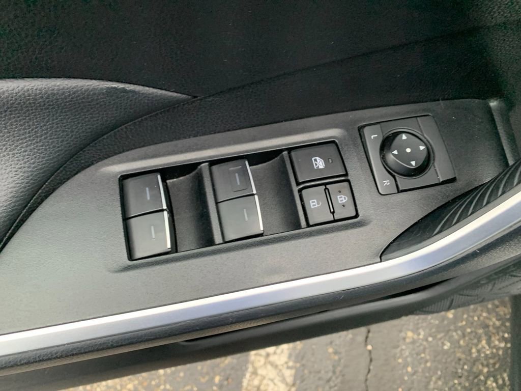 Used 2025 Toyota RAV4 XLE image 13