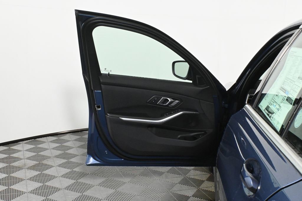 Used 2026 BMW 330i xDrive Sedan w/ Convenience Package image 29