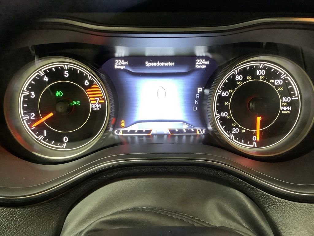 Used 2023 Jeep Cherokee Altitude Lux image 32