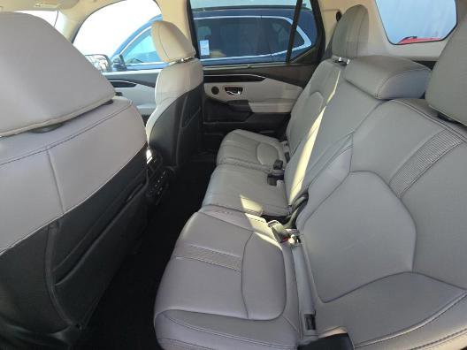Used 2023 Honda Pilot Touring image 8