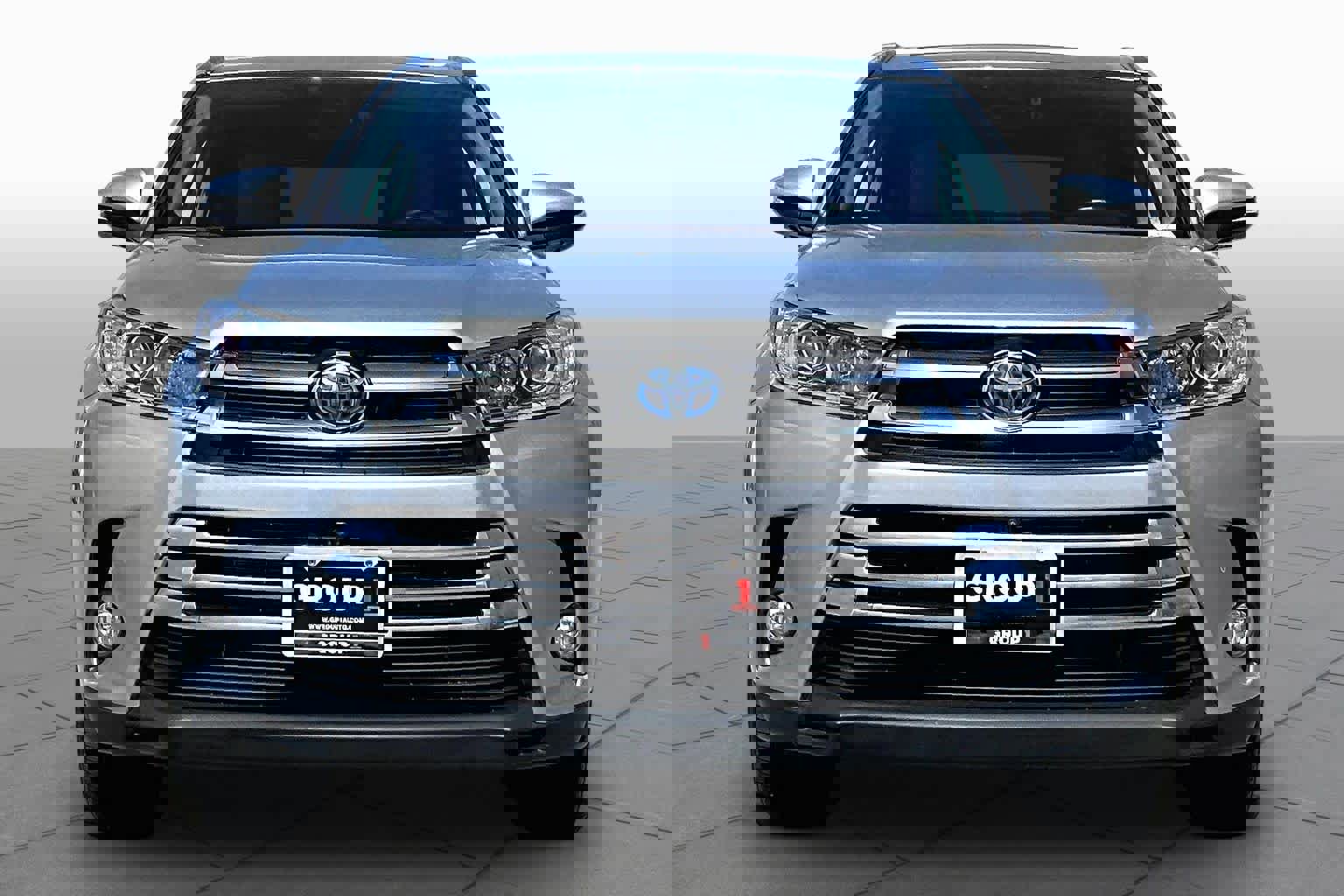 Used 2018 Toyota Highlander Limited Platinum image 4