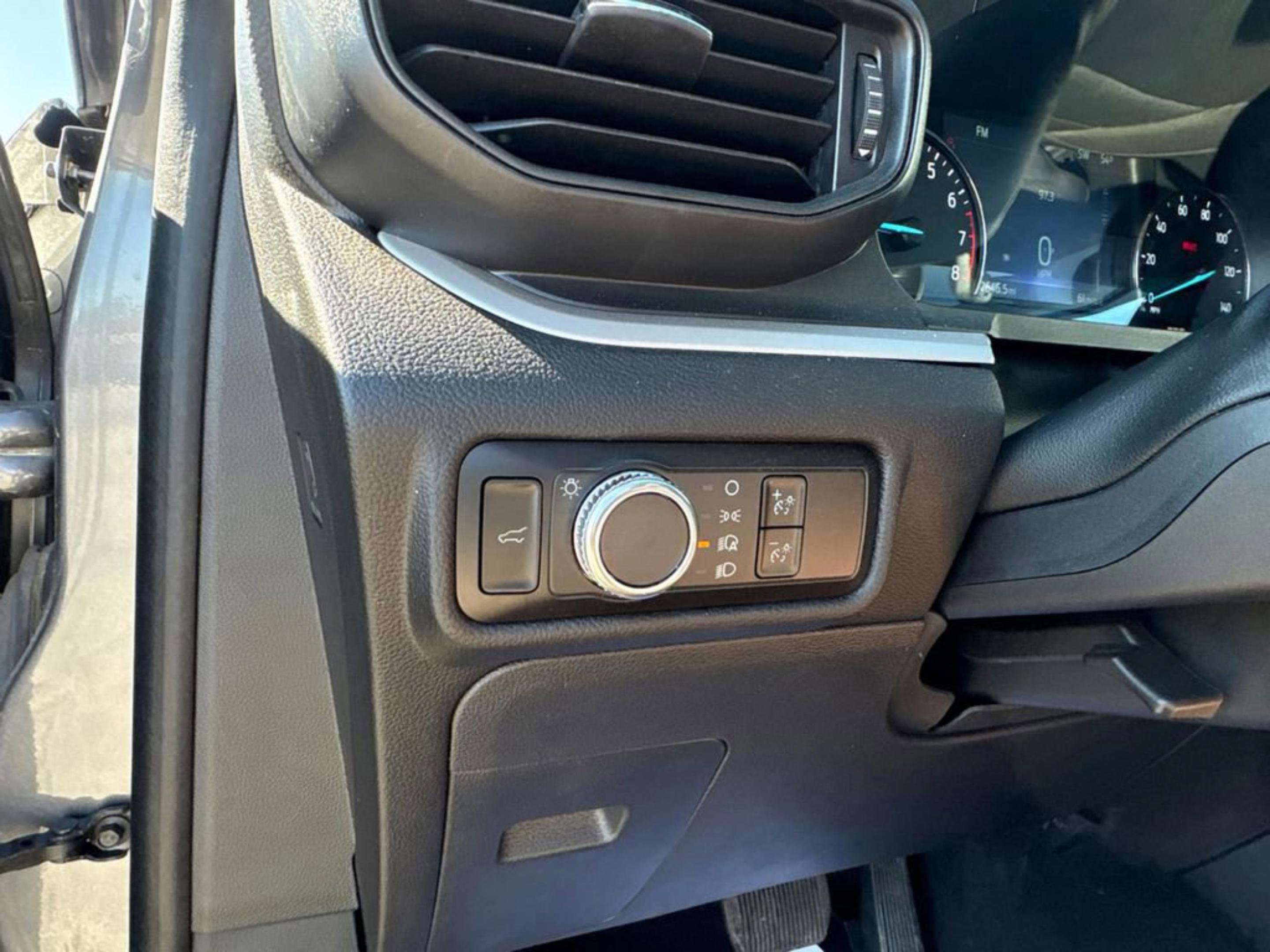 Used 2023 Ford Explorer XLT AWD/4WD image 20