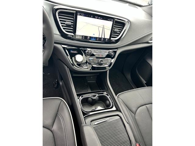 New 2026 Chrysler Pacifica Limited w/ S Appearance Package image 17