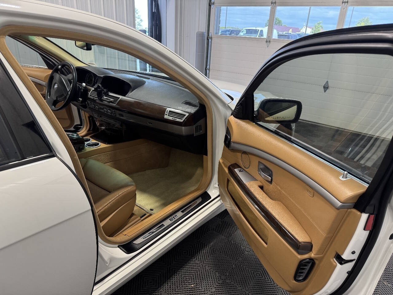 Used 2008 BMW 750Li RWD image 22