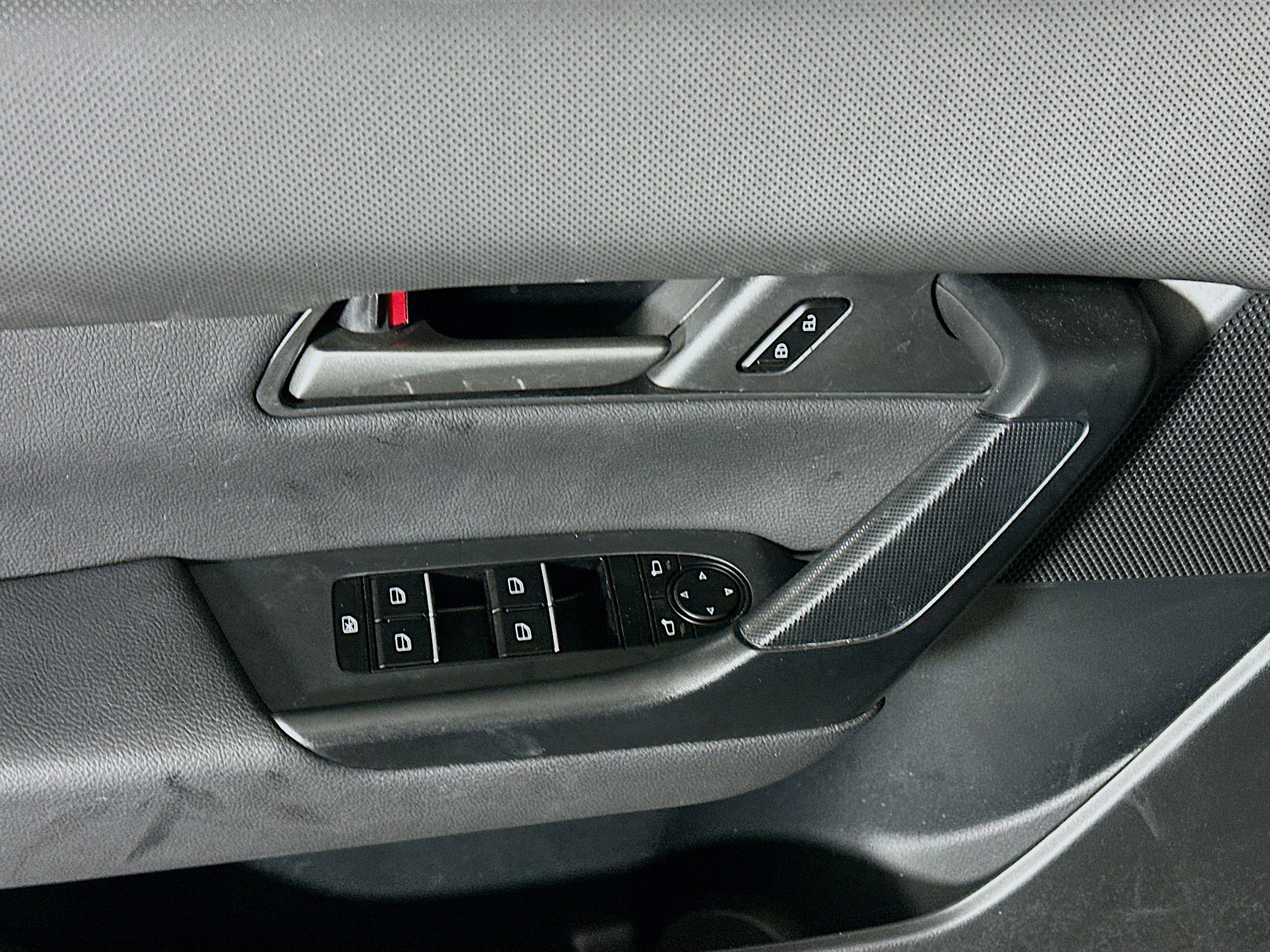 Used 2025 MAZDA CX-50 AWD 2.5 S w/ Premium Package image 15