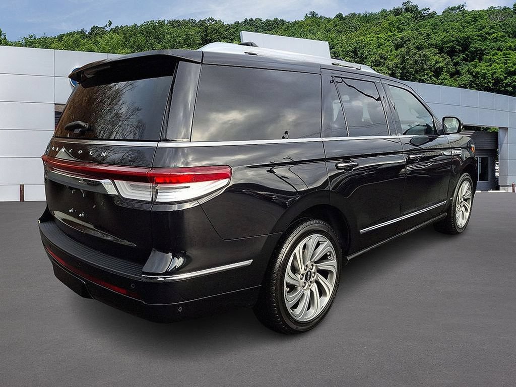 Used 2022 Lincoln Navigator Reserve AWD/4WD image 6