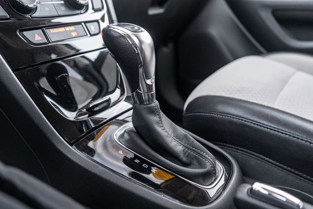 Used 2020 Buick Encore Preferred image 26