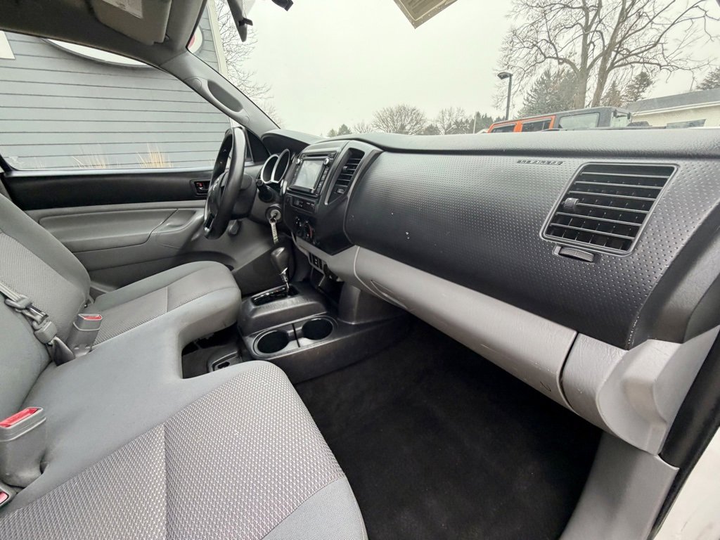 Used 2014 Toyota Tacoma 2WD Regular Cab image 13