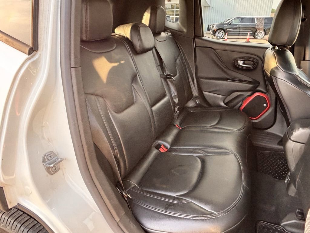 Used 2017 Jeep Renegade Trailhawk AWD/4WD image 29