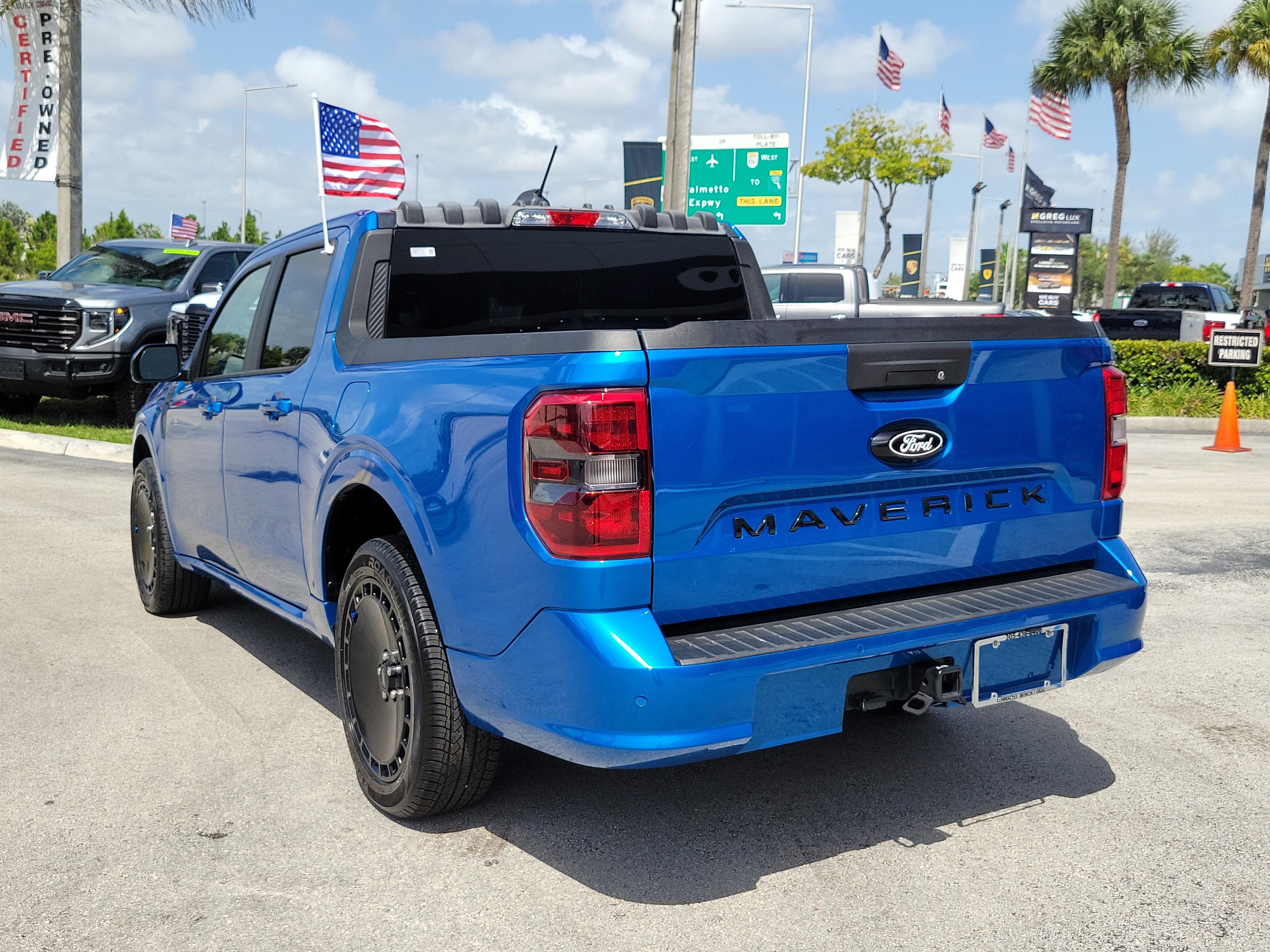 Used 2025 Ford Maverick Lobo AWD/4WD image 7