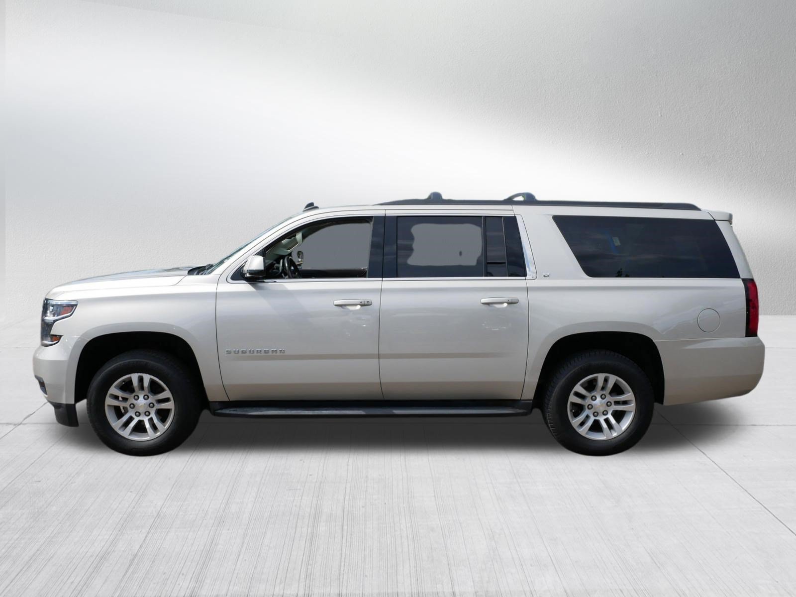 Used 2015 Chevrolet Suburban LT w/ Luxury Package AWD/4WD image 4