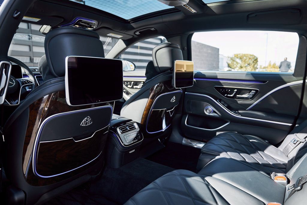 Used 2025 Mercedes-Benz Maybach S 580 4MATIC image 30