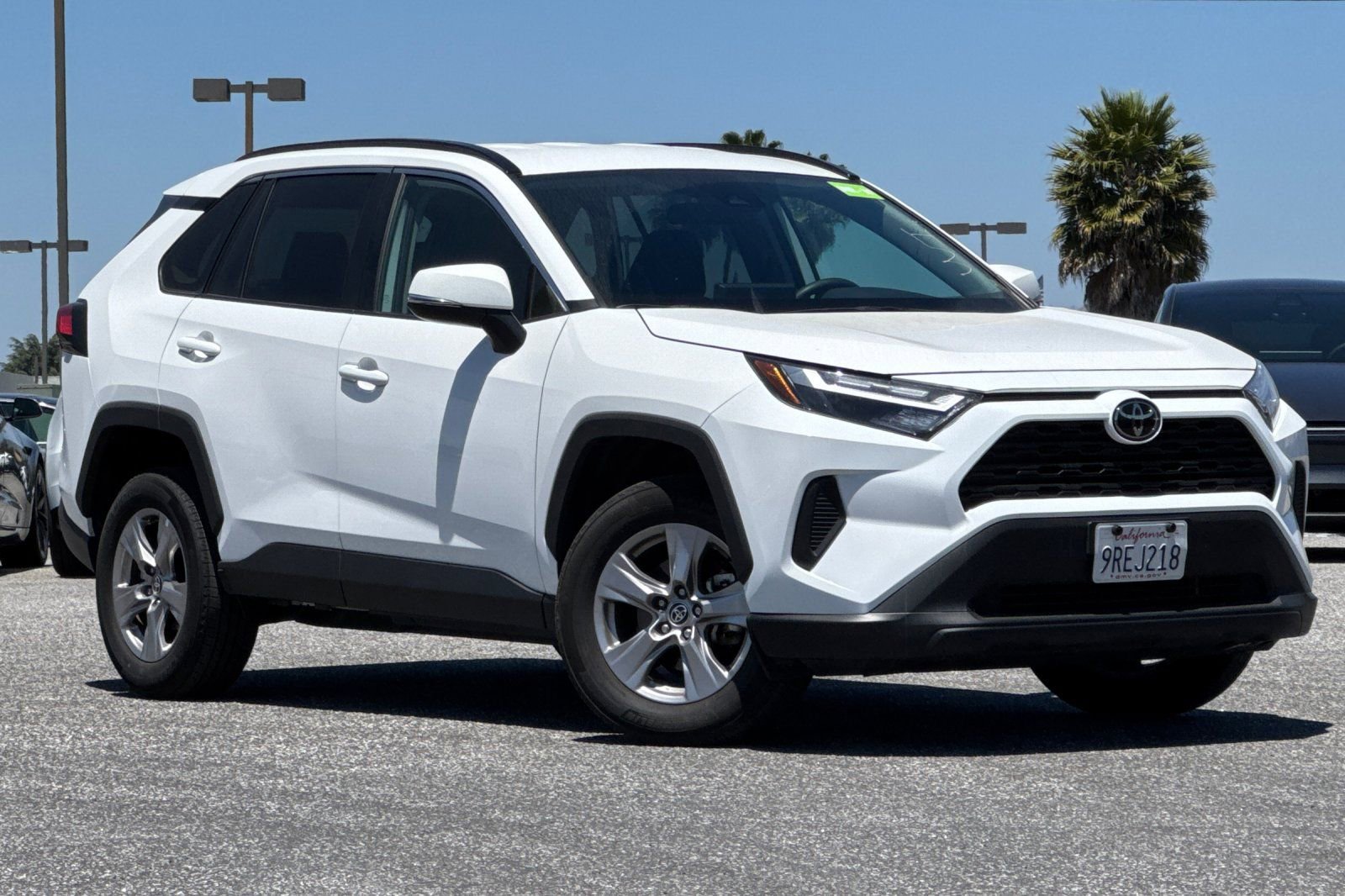 Used 2025 Toyota RAV4 XLE FWD video 2