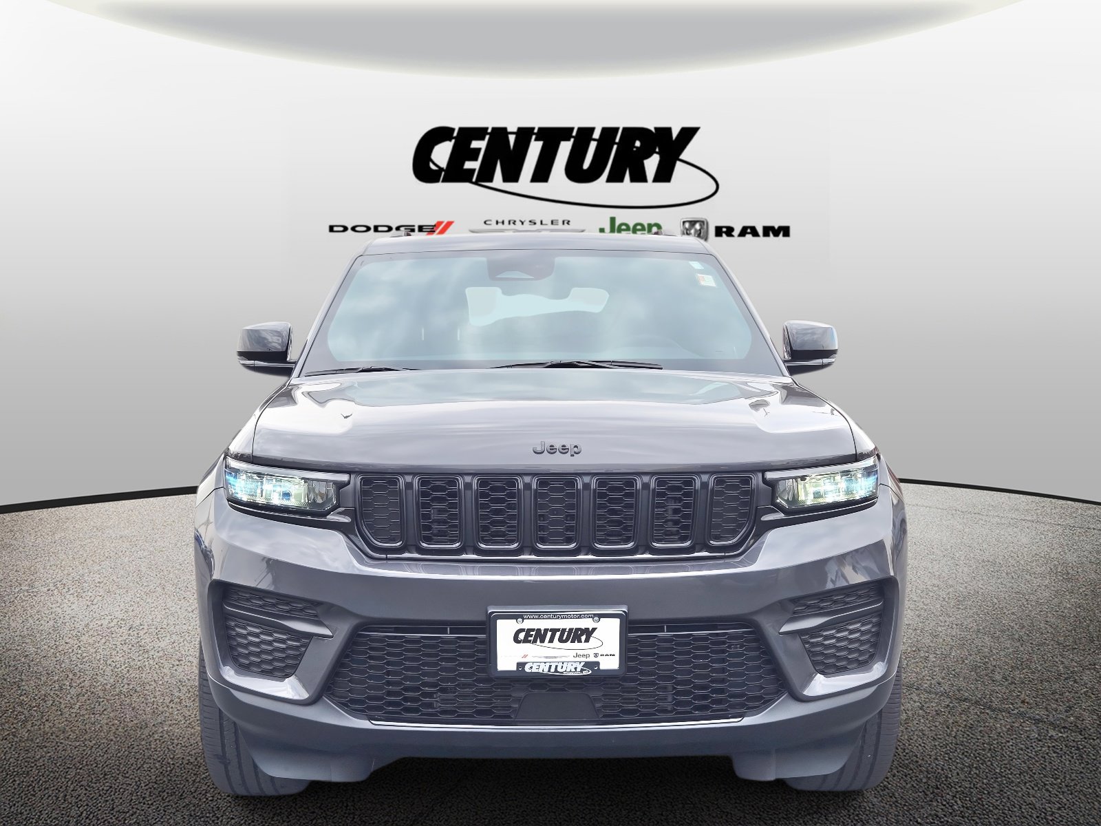 Used 2024 Jeep Grand Cherokee Altitude image 9