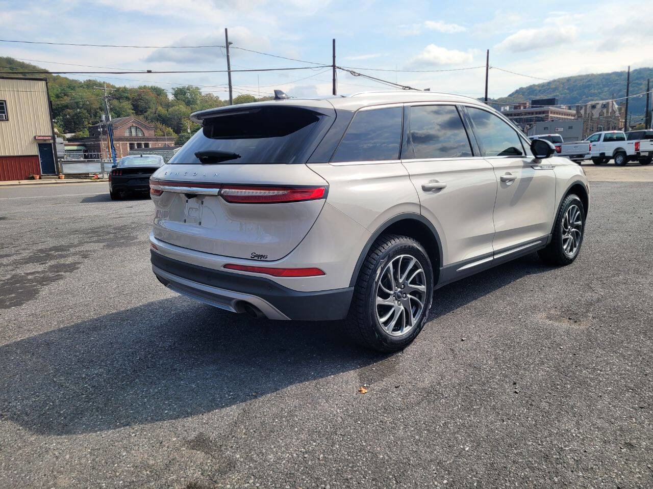 Used 2021 Lincoln Corsair AWD w/ Equipment Group 101A image 8