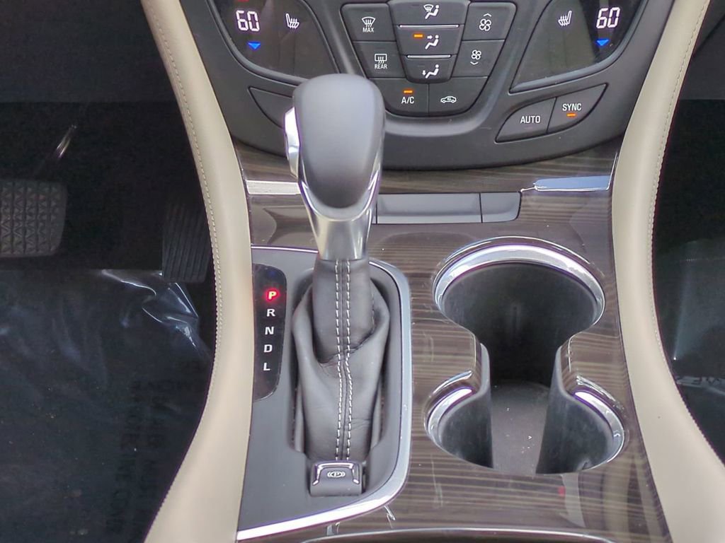Used 2020 Buick Envision Essence w/ Experience Buick Package image 19