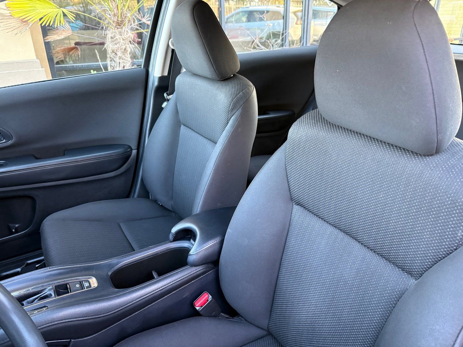 Used 2016 Honda HR-V LX image 12