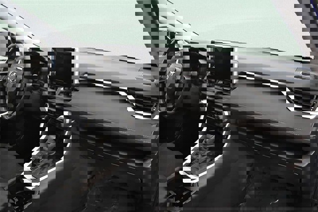 Used 2025 Toyota RAV4 XLE image 20