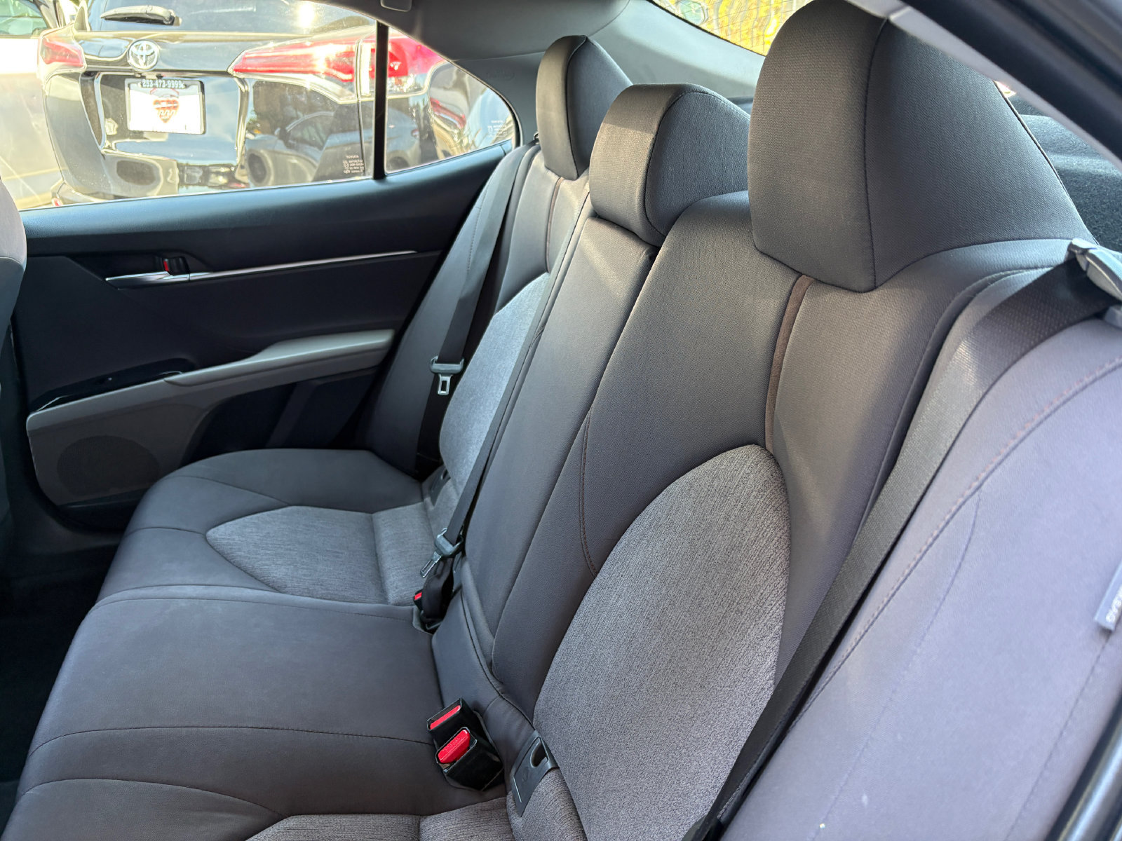 Used 2018 Toyota Camry LE w/ Moonroof Package FWD image 17