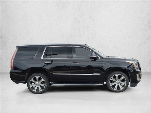 Used 2017 Cadillac Escalade Premium Luxury AWD/4WD image 4