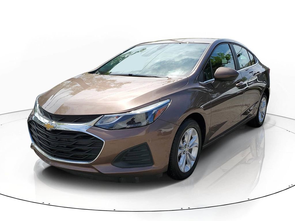 Used 2019 Chevrolet Cruze LT w/ Convenience Package image 3