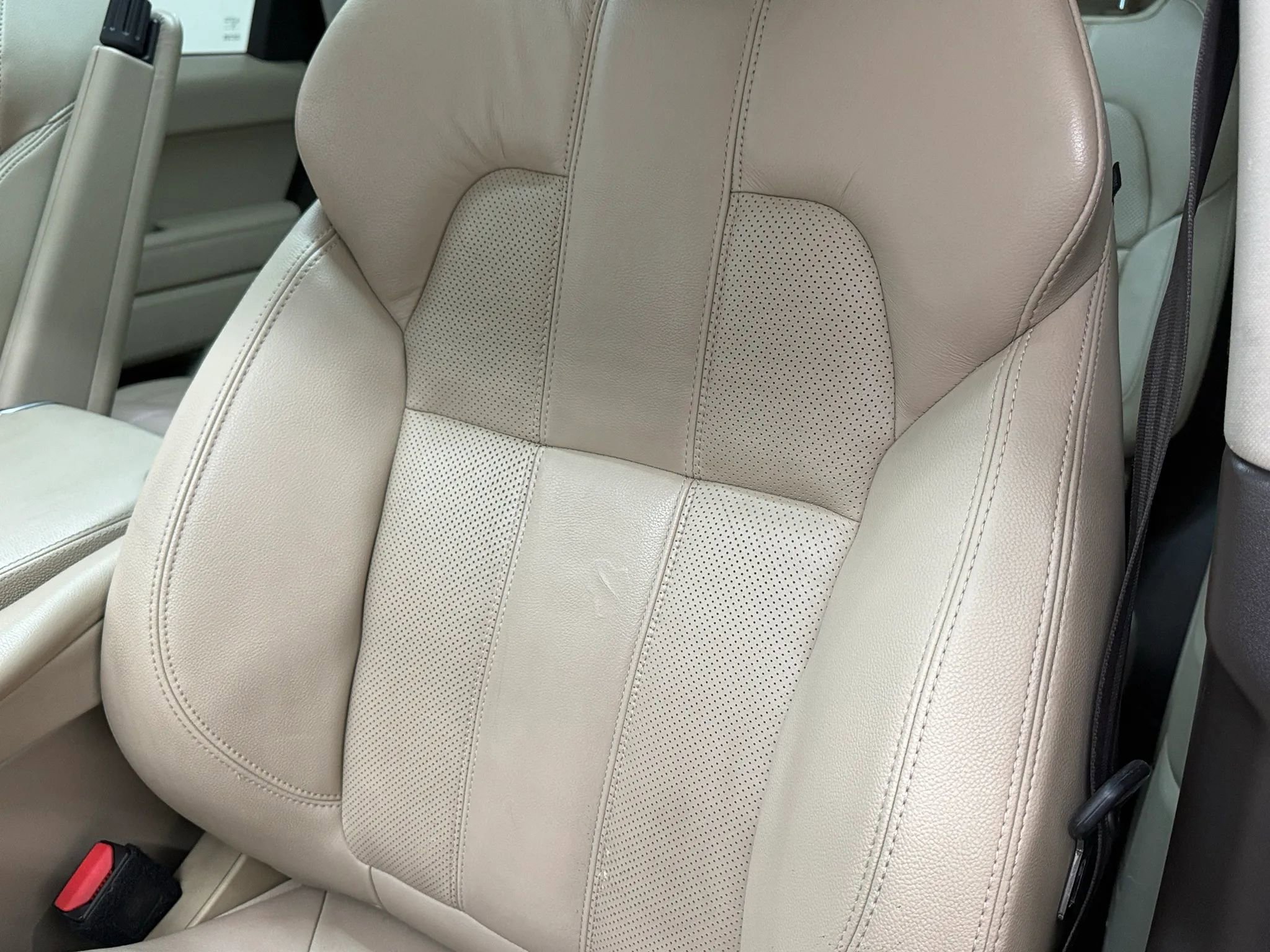 Used 2016 Land Rover Range Rover Sport SE image 36