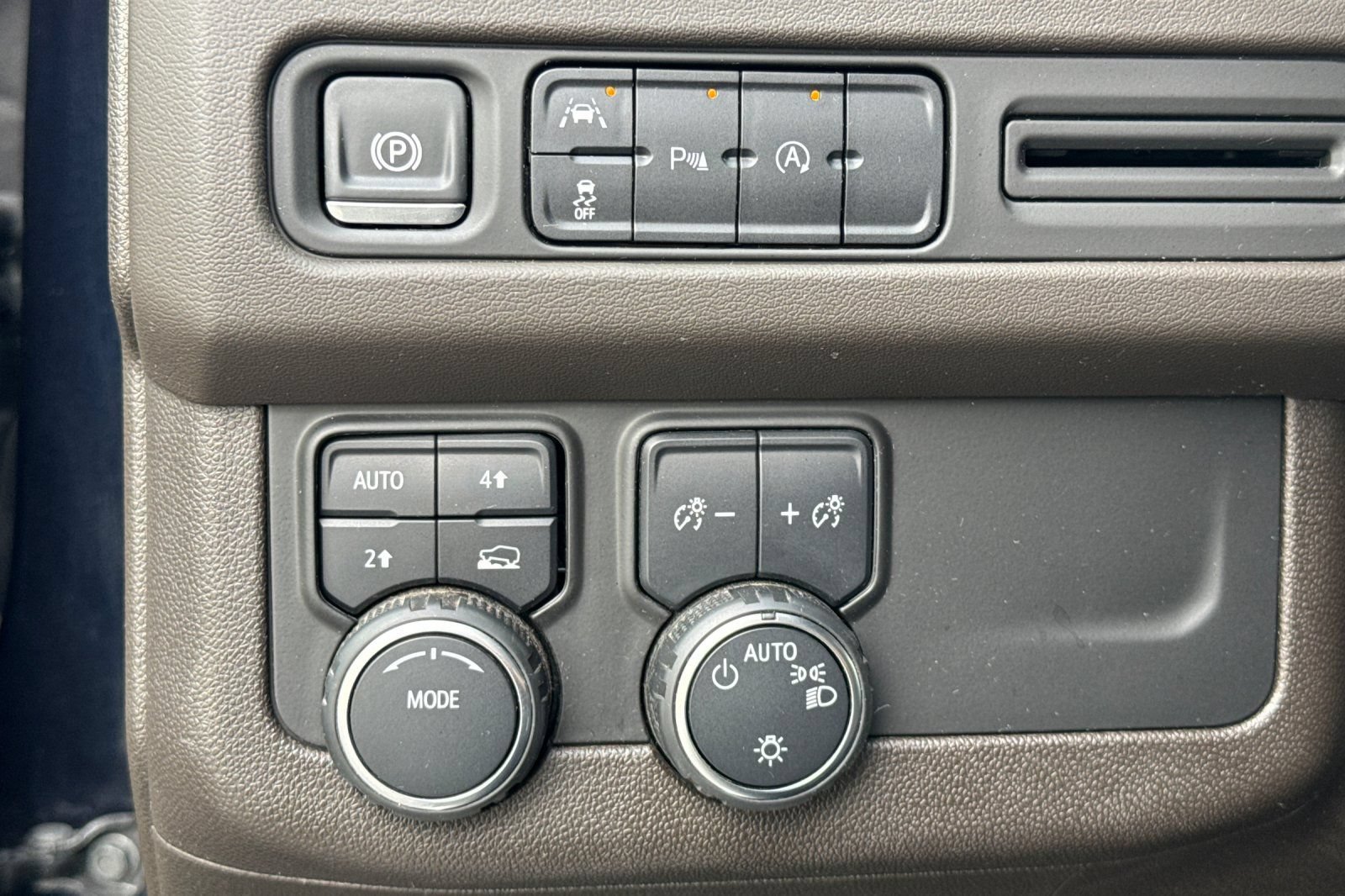 Used 2024 Chevrolet Tahoe LT AWD/4WD image 41