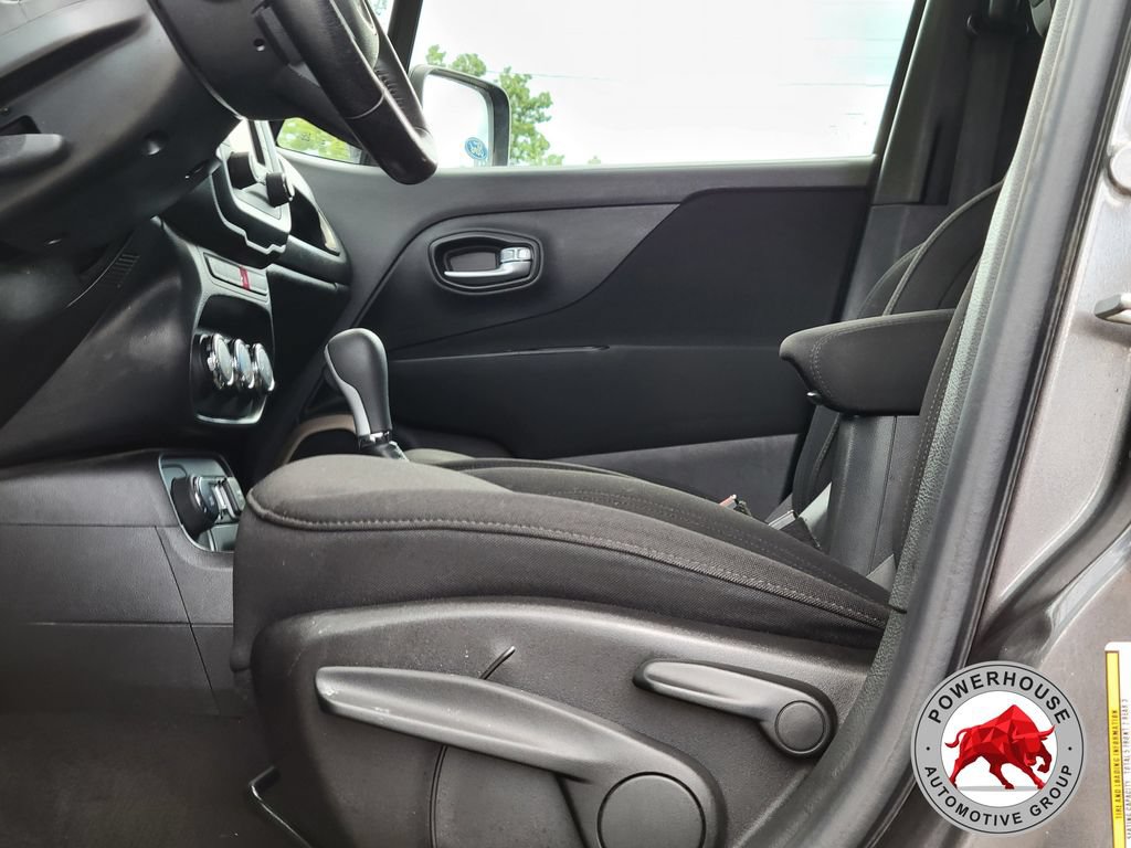 Used 2017 Jeep Renegade Latitude w/ Cold Weather Group AWD/4WD image 24