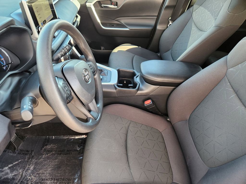 Used 2024 Toyota RAV4 XLE image 4