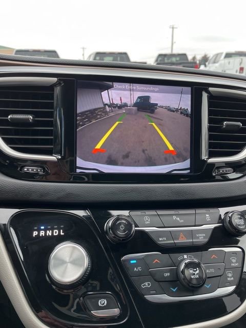 Used 2018 Chrysler Pacifica Touring-L w/ Premium Audio Group image 50