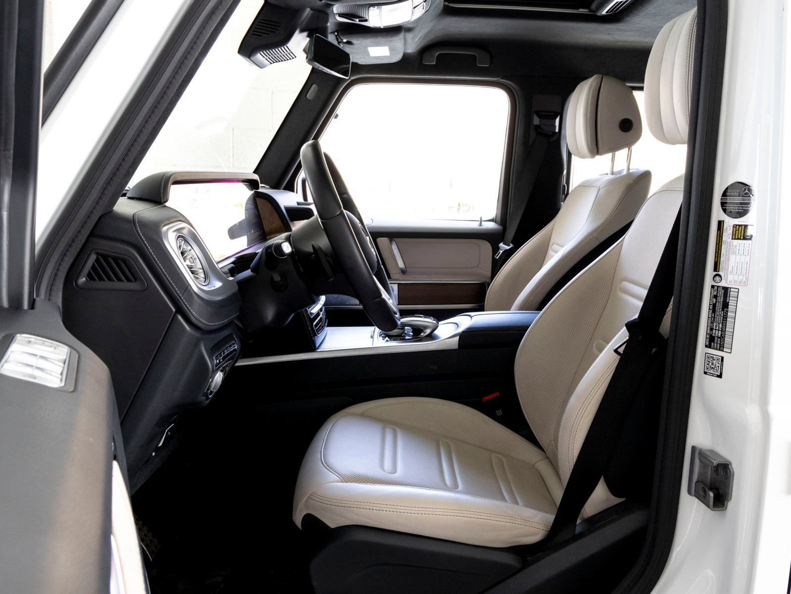 Used 2024 Mercedes-Benz G 550 image 10