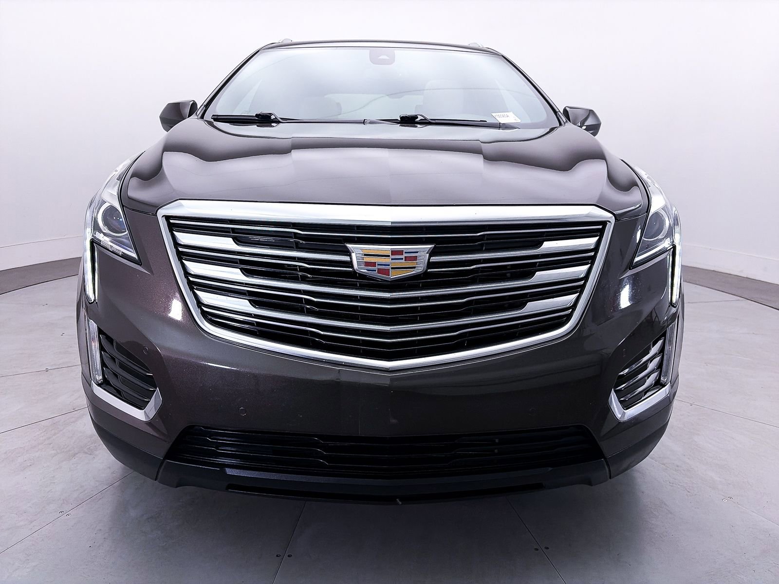 Used 2019 Cadillac XT5 Luxury FWD image 2