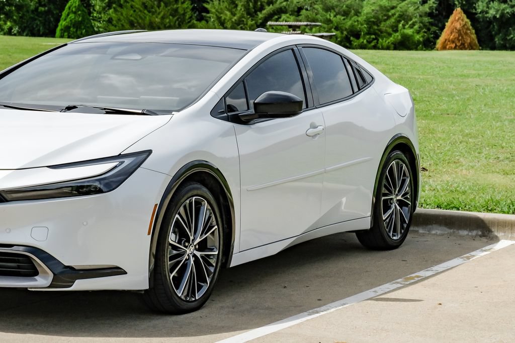 Used 2024 Toyota Prius Limited w/ Limited Premium Package FWD image 9